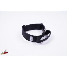 Black ylon collar with handle and plastic buckle
